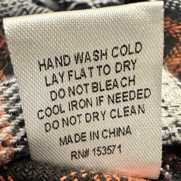 Oli + Hali – Color Block Frayed Hem Plaid Shacket – Blue/Red Plaid – Size Medium - Picture 5 of 5